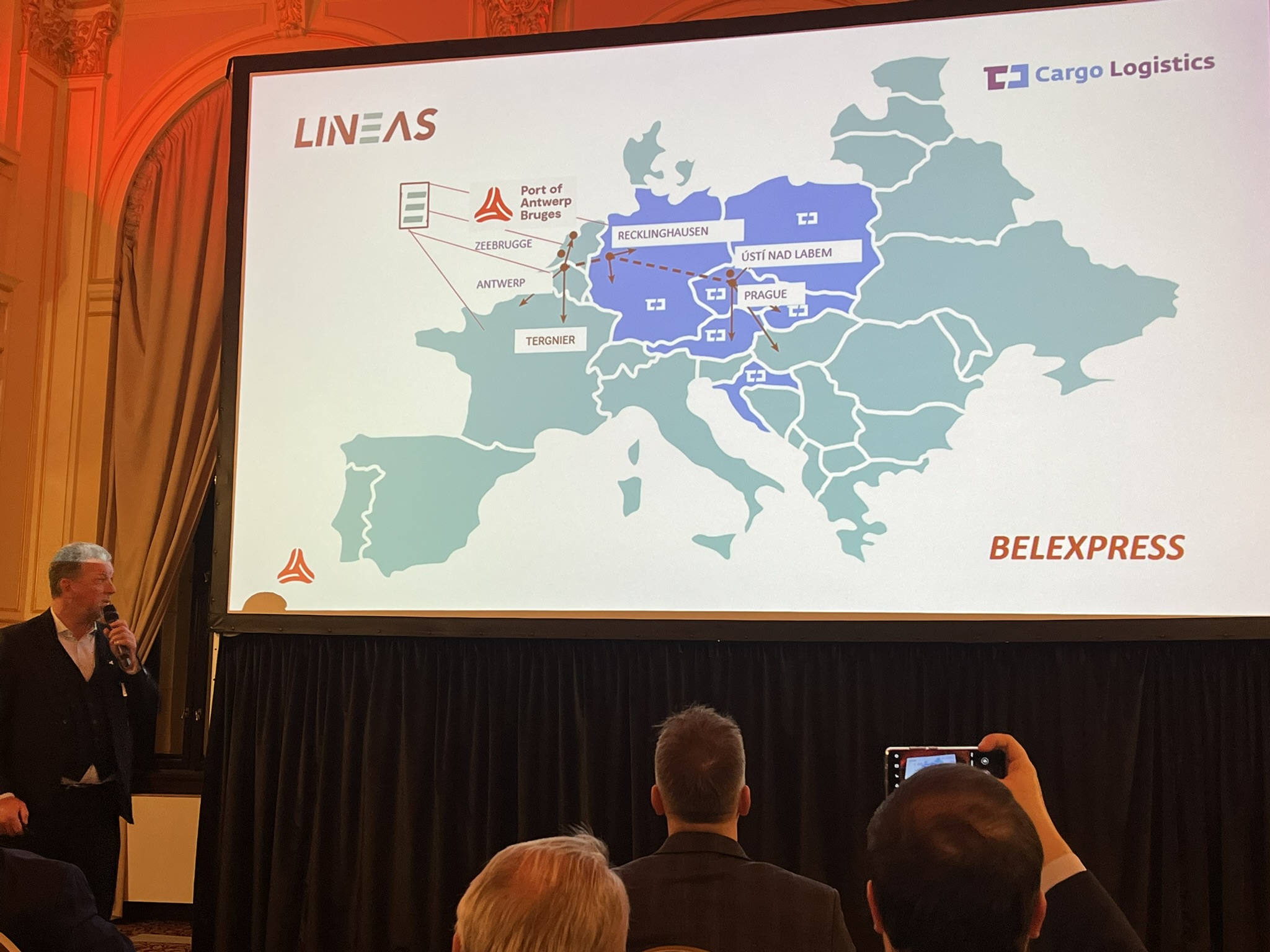 We participated in the “Port of Antwerp-Bruges in Prague” meeting and introduced Belexpress